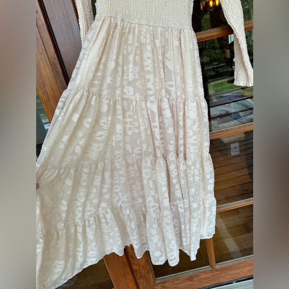 Dainty jewell’s Dress - Picture 3 of 5